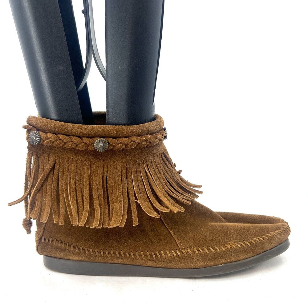 Minnetonka Womens 8 Brown Suede Fringe Ankle Moccasin Boots Back Zip Concho